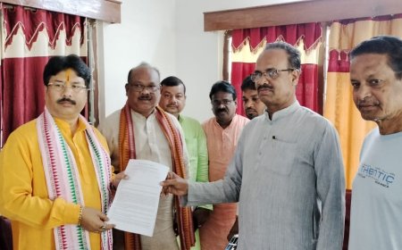 ରାଜ୍ୟ ଗୃହ ନିର୍ମାଣ ଓ ନଗର ଉନ୍ନୟନ ମନ୍ତ୍ରୀଙ୍କୁ ଜିଲା ମିଳିତ ନାଗରିକ କମିଟି ପକ୍ଷରୁ ୧୨ଦଫା ଦାବୀପତ୍ର ପ୍ରଦାନ।