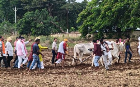 ଜିଲ୍ଲାସ୍ତରୀୟ ଅକ୍ଷୟ ତୃତୀୟା ପାଳିତ ଜିଲ୍ଲାସ୍ତରୀୟ କୃଷକ ଦିବସରେ  ଗଣଶିକ୍ଷା ମନ୍ତ୍ରୀଙ୍କ ଦ୍ୱାରା ଅକ୍ଷିମୁଠି ଶୁଭାରମ୍ଭ ଖରିଫ୍ ଋତୁ ପାଇଁ ସିଏମ୍-କିଷାନ ରାଶି ପ୍ରଦାନ।