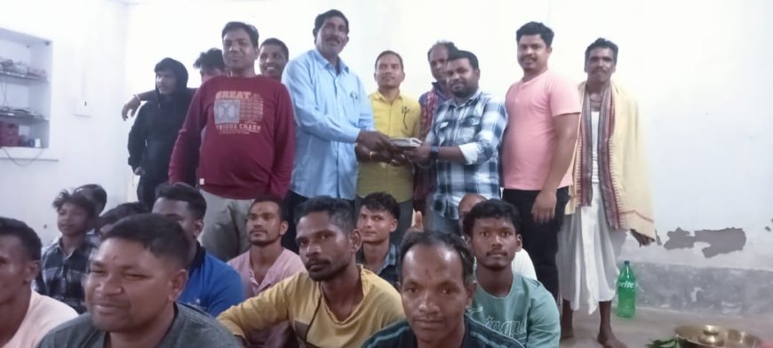 ଯାତ୍ରା ଉପଲକ୍ଷେ କିଏ ଭାଇବନ୍ଧୁ କିଏ କୁଟୁମ୍ବ ବହି ପୂଜା ।
