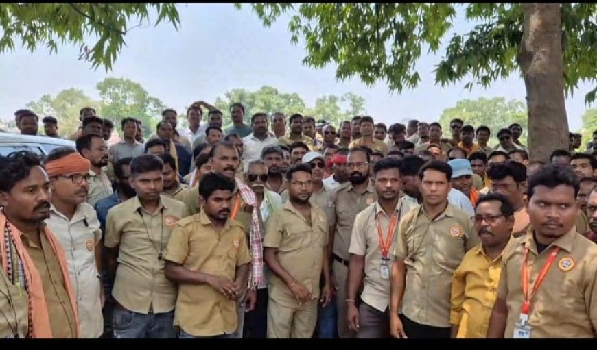 ଡ୍ରାଇଭର ଙ୍କୁ RTO ଲେଡି କନେଷ୍ଟବଳ ଙ୍କ ଚାପୁଡ଼ା ମାଡ।ତାତିଲେ ଡ୍ରାଇଭର ସଂଘ।