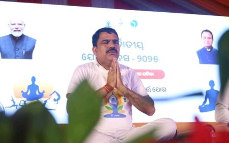ଫୁଲବାଣୀରେ ଆନ୍ତର୍ଜାତିକ ଯୋଗ ଦିବସ ପାଳିତ ।