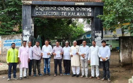 ଓ ବି ସି ମଞ୍ଚ କଳାହାଣ୍ଡି ତରଫରୁ ଏକଦାବିପତ୍ର ଜିଲ୍ଲାପାଳ ଙ୍କ ଜରିଆରେ ମୁଖ୍ୟମନ୍ତ୍ରୀ ଙ୍କୁ ପ୍ରଦାନ କରାଗଲା