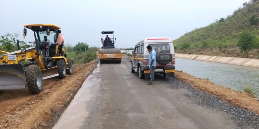ଦୀର୍ଘ ୧୬ବର୍ଷ ବ୍ୟବଧାନ ପରେ ଉନ୍ନତି କରଣ ହେଲା କେନାଲ ରାସ୍ତା, ଉପକୃତ ହେବେ ୧୧ଟି ରାଜସ୍ୱ ଗ୍ରାମର ଚାଷୀ।