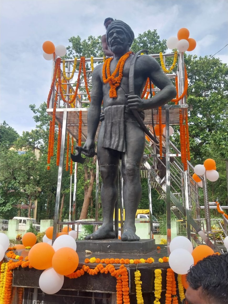 ଉର୍ଲାଦାନୀ ସ୍ଥିତ ସହିଦ ରେଣ୍ଡୋ ମାଝି ଙ୍କ ପ୍ରତିମୂର୍ତ୍ତି ରେ ମାଲ୍ୟାର୍ପଣ, ସ୍ମୃତି ଚାରଣ ସଭା