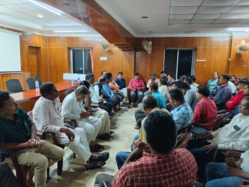 ସରକାରୀ ଜମିରେ ଜବର ଦଖଲ ଉଚ୍ଛେଦ ପ୍ରକ୍ରିୟା ନେଇ ସର୍ବଦଳୀୟ ଜରୁରୀ ବୈଠକ ଅନୁଷ୍ଠିତ।