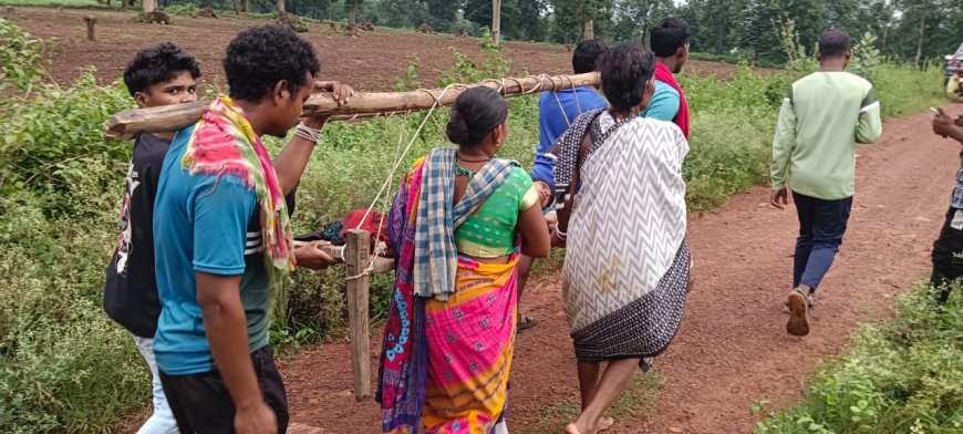 ଗାଁକୁ ପହଞ୍ଚି ପାରିଲା ନାହିଁ ଆମ୍ବୁଲାନ୍ସ, ଖଟିଆରେ 4କିଲୋମିଟର ବୁହାହେଲେ ଗର୍ଭବତୀ ।