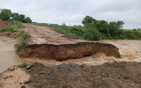 ଦବିଗଲା ନାଙ୍ଗି ନଦୀ ଡାଇଭର୍ସନ,ଗାଡି ଚଳାଚଳ ଠପ ।