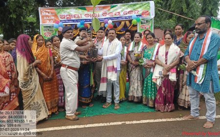 ଭ୍ରାମ୍ୟମାଣ ରଥ ଓ ଚାରା ବିତରଣ କେନ୍ଦ୍ର ଉଦଘାଟନ ।