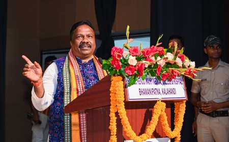 ମାନ୍ୟବର ଗ୍ରାମ୍ୟଉନ୍ନୟନ, ପଞ୍ଚାୟତିରାଜ ଓ ପାନୀୟଜଳ ମନ୍ତ୍ରୀ ଶ୍ରୀ ରବିନାରାୟଣ ନାଏକ ଙ୍କ କଳାହାଣ୍ଡି ଗସ୍ତ ଓ ଉନ୍ନୟନ କାର୍ଯ୍ୟକ୍ରମର ସମୀକ୍ଷା, ବିଭିନ୍ନ ପ୍ରକଳ୍ପର ଉଦଘାଟନ ।