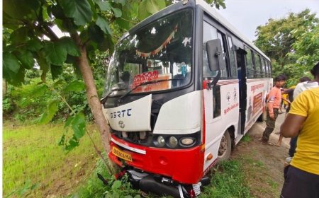 ବସ ବାଇକ ମୁହାଁ ମୁହିଁ ଧାକ୍କା,ଅଳ୍ପକେ ବର୍ଷିଲେ ବାଇକ ଚାକଳ