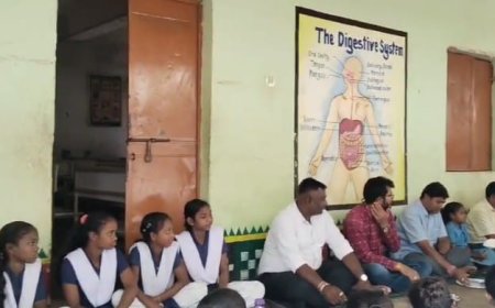 ଛାତ୍ରଛାତ୍ରୀଙ୍କ ସହ ମଧ୍ୟାହ୍ନ ଭୋଜନ ଖାଇଲେ ବିଧାୟକ ।