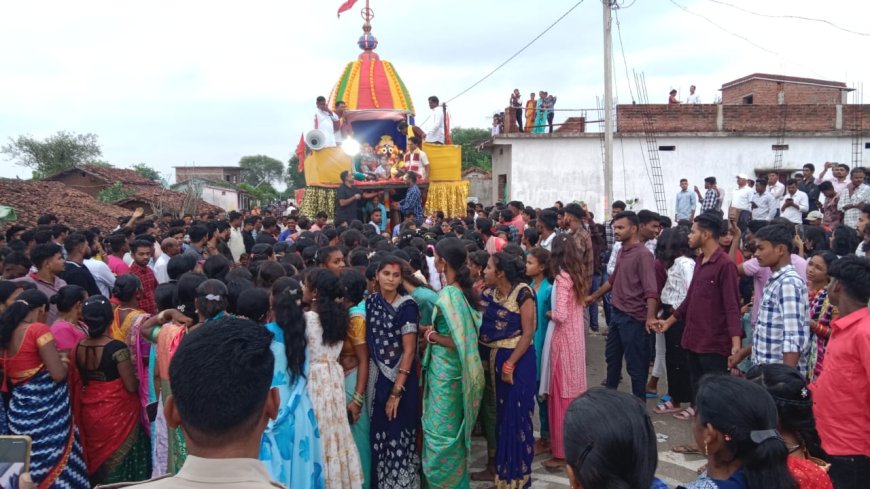 ଧୋଡିପାଣିରେ ରଥଯାତ୍ରାକୁ ନେଇ ରହିଛି ନିଆରା଼ ପରମ୍ପରା, ବାହୁଡ଼ାଯାତ୍ରାର ପରଦିନ ମହିଳା ଟାଣନ୍ତି ରଥ ।