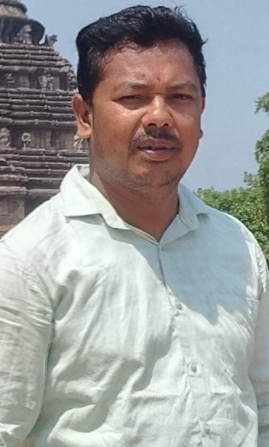 ସ୍ଵତନ୍ତ୍ର ଅତିଥି ଭାବେ ଲାଲକିଲ୍ଲା ୭୯ତମ ସ୍ଵାଧୀନତା ଦିବସରେ ଯୋଗ ଦେବେ କଳାହାଣ୍ଡିର ପୁଅ ଭାରତ ସରକାରଙ୍କ ତରଫରୁ ନିମନ୍ତ୍ରିତ ହୋଇଛନ୍ତି ଯୁବ ଲେଖକ ଡିଲେଶ୍ୱର ରଣା