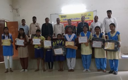 ସମ୍ବାଦ-ଆମ ଓଡ଼ିଶା ପକ୍ଷରୁ  ଚିତ୍ରାଙ୍କନ,ହସ୍ତାକ୍ଷର ଏବଂ ଭାଷାଜ୍ଞାନ ପରୀକ୍ଷା ଅନୁଷ୍ଟିତ।