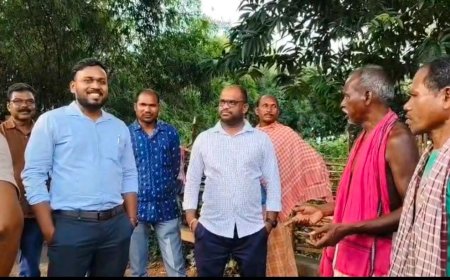 କାଦୁଅ ରାସ୍ତାରେ ଧାନରୋଇ ଗ୍ରାମବାସୀଙ୍କ ପ୍ରତିବାଦ ଘଟଣା । ଖବର ପ୍ରସାରଣ ପରେ ଗାଁରେ ପହଞ୍ଚିଲେ ବିଡ଼ିଓ ।