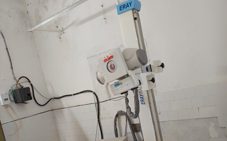 ମେଡିକାଲ ଭିତରେ ପଡ଼ିରହିଛି ଅତ୍ୟାଧୁନିକ ଏକ୍ସରେ ମେସିନ I ମେସିନ ଚାଲୁନଥିବାରୁ ବିନା କାମରେ ଦରମା ନେଉଛନ୍ତି ଟେକିନିସିଆନ I