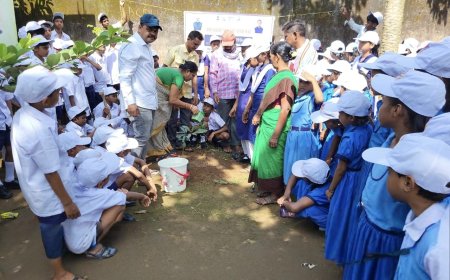 ଝରିଗାଁ ବ୍ଳକରେ ମା ପାଇଁ ଗଛଟିଏ କାର୍ଯ୍ୟକ୍ରମ ଅନୁଷ୍ଠିତ ।