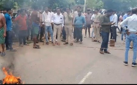 ପିକ୍ଅପ୍ ଭ୍ୟାନ୍ ଧକ୍କା ରେ ଦୁଇ ମୃତ ଦୁଇ ଗୁରୁତର ଘଟଣା : ଉତ୍ତେଜନା ସ୍ଥିତି ଲାଗିରହିଛି।