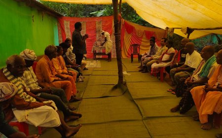 ବାଇଗାଁ ନିବାସୀ ସନ୍ୟାସୀ ଗାଣ୍ଡାଙ୍କ ଦଶାହକ୍ରିୟାରେ ଜିଲ୍ଲା ଡ଼ମ୍ବ ସମାଜର ଜିଲ୍ଲା ସଭାପତି ଓ କର୍ମକର୍ତାଙ୍କ ଯୋଗଦାନ।