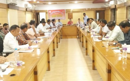 କଳାହାଣ୍ଡି ଜିଲ୍ଲା ଗଠନ ଦିବସ ପାଳନ ସମ୍ପର୍କରେ ପ୍ରସ୍ତୁତି ବୈଠକ।