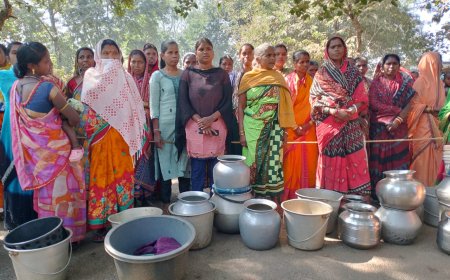 ପାଣି ପାଇଁ ରାସ୍ତା ରୋକ।