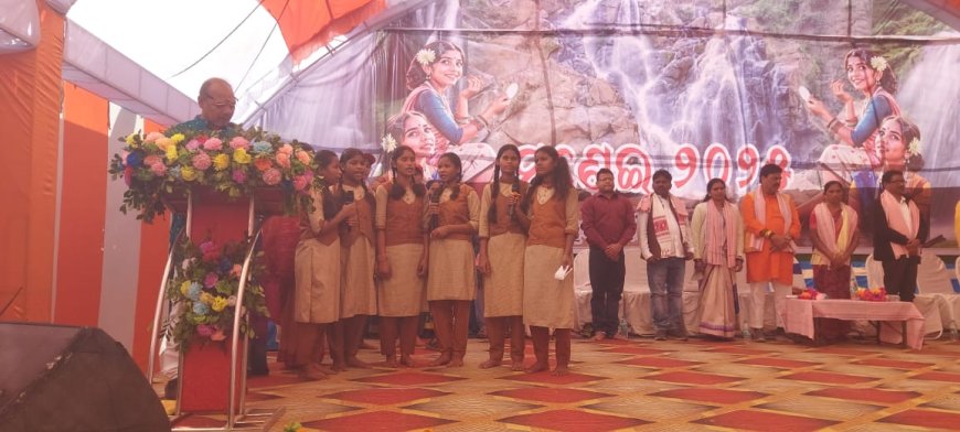 ଚନ୍ଦାହାଣ୍ଡି  ବ୍ଳକ୍ ସ୍ରରୀୟ ମଣ୍ଡେଇ କାର୍ଯ୍ୟ କ୍ରମରେ ଆଞ୍ଚଳିକ କଳାକାର ମାନଙ୍କ  ଅସନ୍ତୋଷ ମଞ୍ଚକୁ ପାଦ ଦେଲେନି  ।