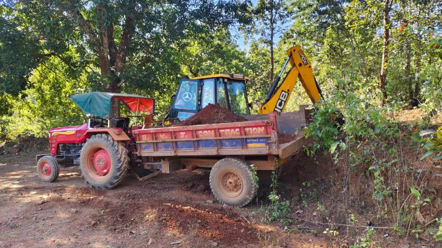 ରାସ୍ତା ନିର୍ମାଣ କରିବା ବାହାନାରେ ନଷ୍ଟ କରାଯାଉଛି ମୃତ୍ତିକା ଓ କଟା ହେଉଛି ଶହ ଶହ ମୂଲ୍ୟବାନ ଗଛ ।ପ୍ରଶାସନ ଜାଣିଶୁଣି ଚୁପ ।
