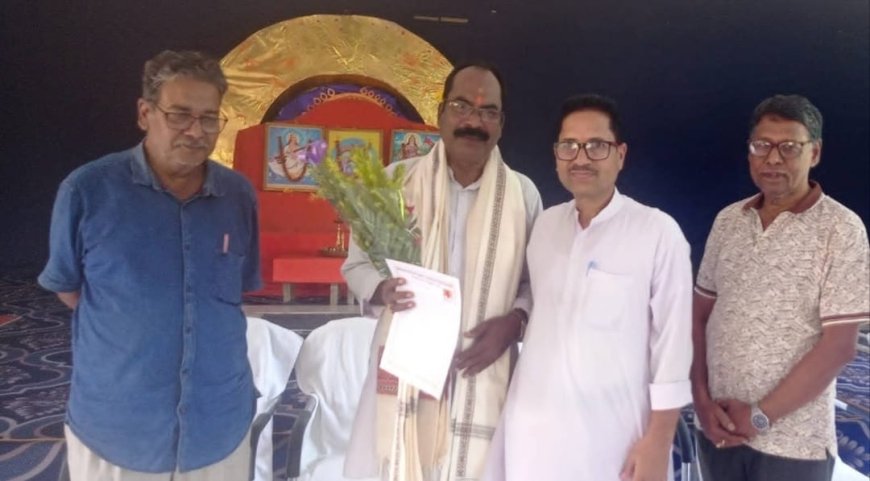 ୩୬ ବର୍ଷର ଗୌରବମୟ ଶିକ୍ଷକତା ଜୀବନର ଅବସାନ: ବରିଷ୍ଠ ଗୁରୁଜୀ ଜୟରାମ ସାହୁଙ୍କୁ ଭାବବିହ୍ୱଳ ବିଦାୟ ସମ୍ବର୍ଦ୍ଧନା