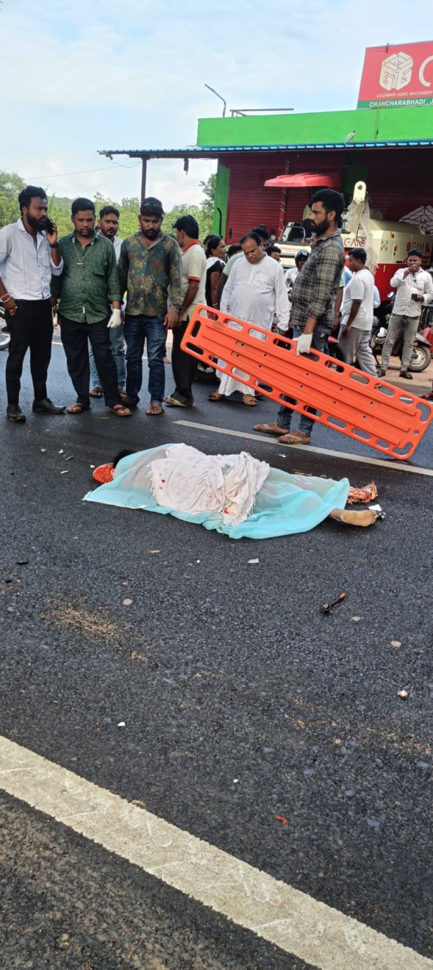 ଫରେଷ୍ଟରଙ୍କୁ ଧକ୍କା ଦେଲା ଟ୍ରକ୍, ଘଟଣାସ୍ଥଳରେ ମୃତ୍ୟୁ