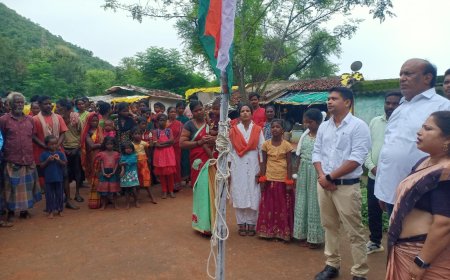କଲେକ୍ଟରପଡ଼ାରେ ସ୍ୱାଧୀନତା ଦିବସ: ମୌଳିକ ସୁବିଧା ପାଇଁ ନୂଆ ଆଶ୍ୱାସନ ପାନୀୟଜଳ, ସୋଲାର ଲାଇଟ୍‌, ରାସ୍ତା ଓ ଆବାସ ସମସ୍ୟା ସମାଧାନ ନେଇ ପ୍ରତିଶ୍ରୁତି
