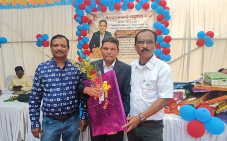 ଦୀର୍ଘ ଶିକ୍ଷାସେବା ପରେ ପ୍ରଧାନ ଶିକ୍ଷକ ଗୋରେଖ ଚନ୍ଦ୍ର ସାହୁଙ୍କୁ ଭାବବିହ୍ୱଳ ବିଦାୟ